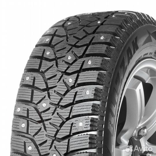 Bridgestone Blizzak Spike-02 245/45 R17 99T