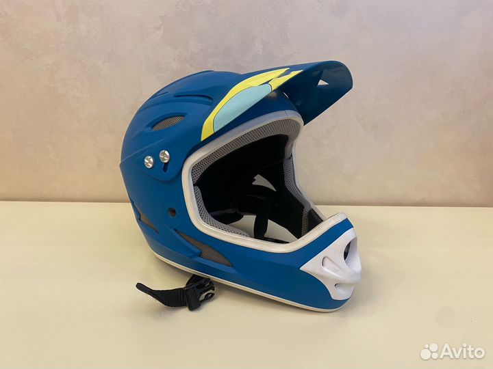 Горнолыжный шлем Uvex для скоростного спуска