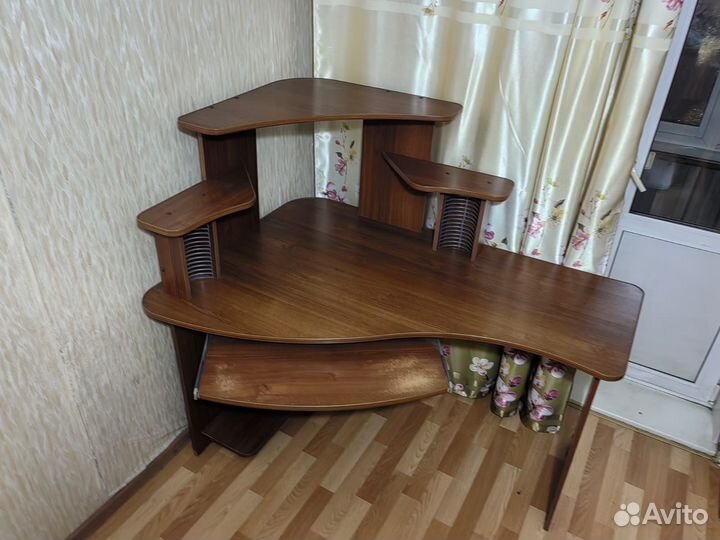 Компьютерный стол б/у