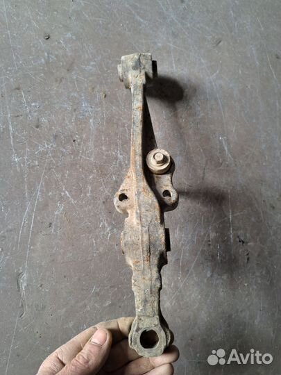 Рычаг передний левый Honda Inspire