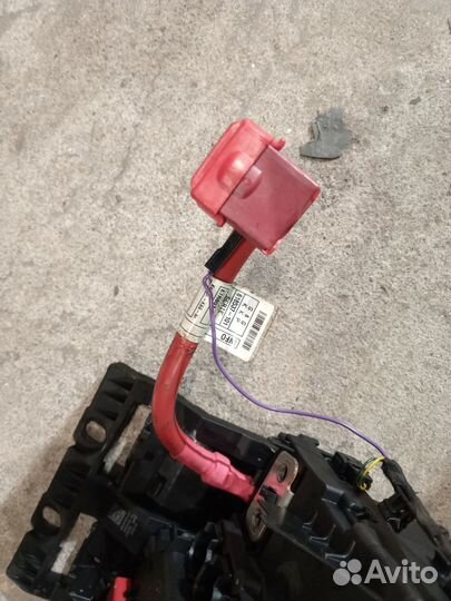 Клемма плюс на бмв 5 G30/31 2019r