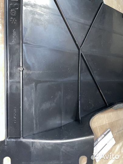 62822BR00A Воздуховод/дефлектор на радиатор nissan