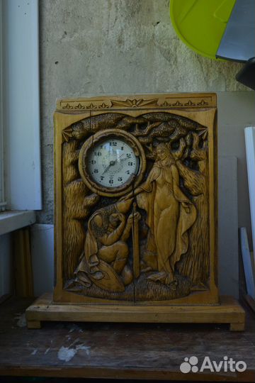 Часы настольные деревянные старые