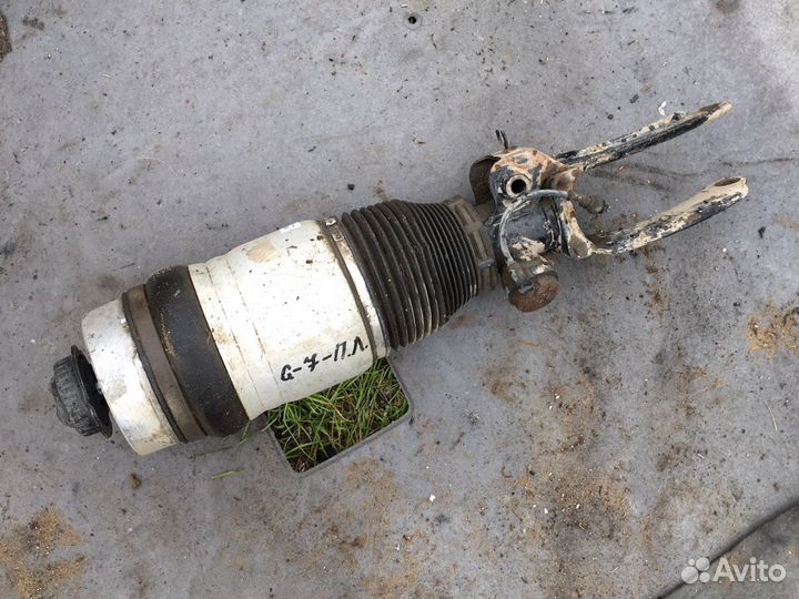 Амортизатор передний Audi Q7