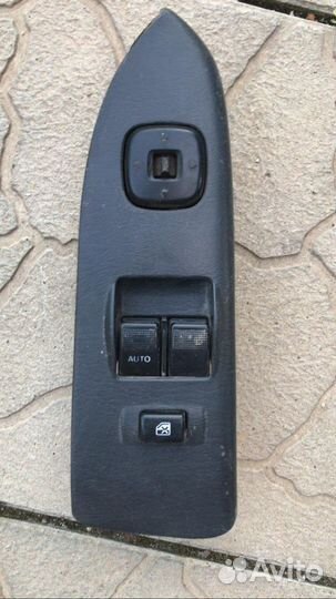 Блок управления стеклоподъемниками Mazda 626