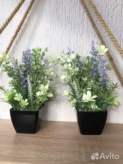 Искусственные цветы в кашпо
