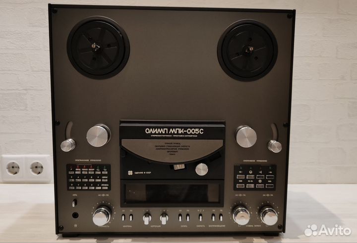 Магнитофон олимп 005С с индикатором и пультом ду