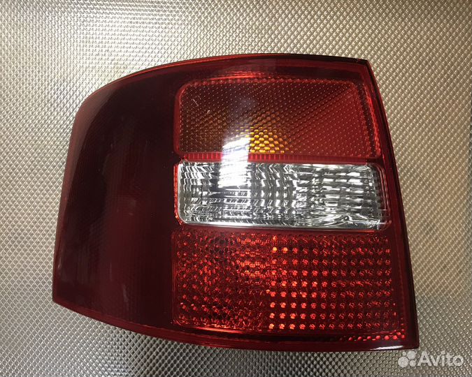 Фонарь левый новый Audi A6 C5 Allroad универсал