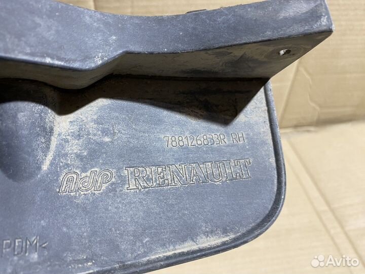 Брызговик задний правый Renault Duster 788126833R