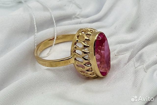 Золотое кольцо с камнем 17р