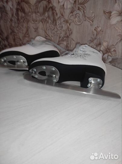 Коньки фигурные детские 33 размер