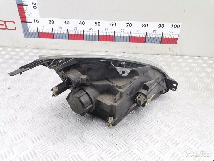 Фара передняя для Ford Fiesta 5 1320349