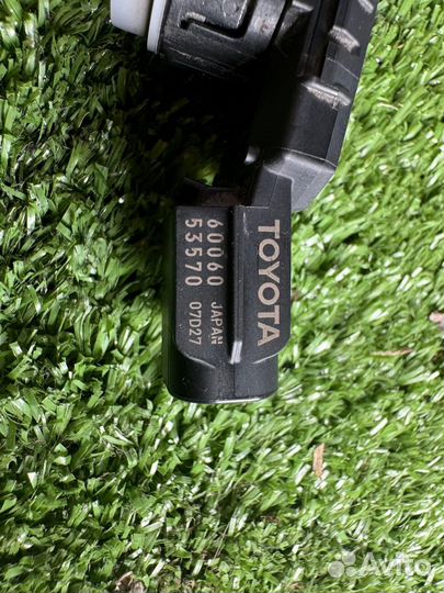 Парктроник передний Toyota RAV4