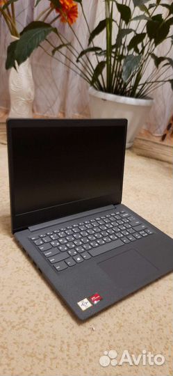 Ноутбук lenovo v14-ada новый