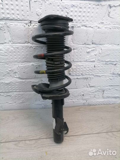 Стойка передняя правая Mazda 3 BK 2.0 2008