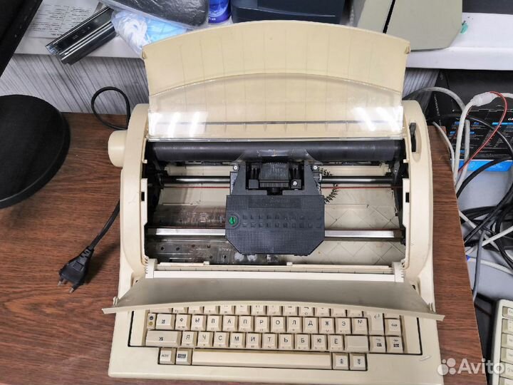 Печатная машинка Olivetti Linea 101
