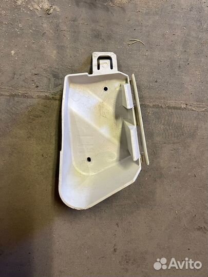 Kpонштейн заднего бaмпеpa лeвый fоrd Focus III 201