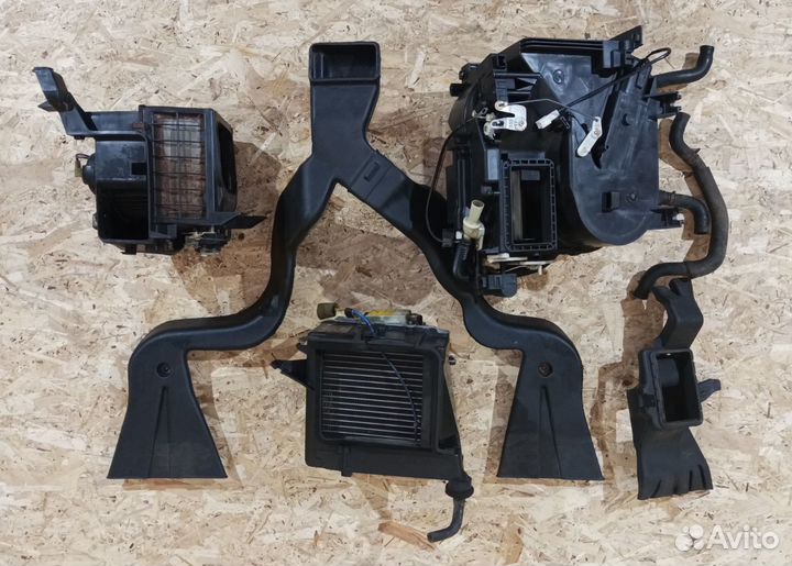 Корпус отопителя радиатор печки mitsubishi carisma