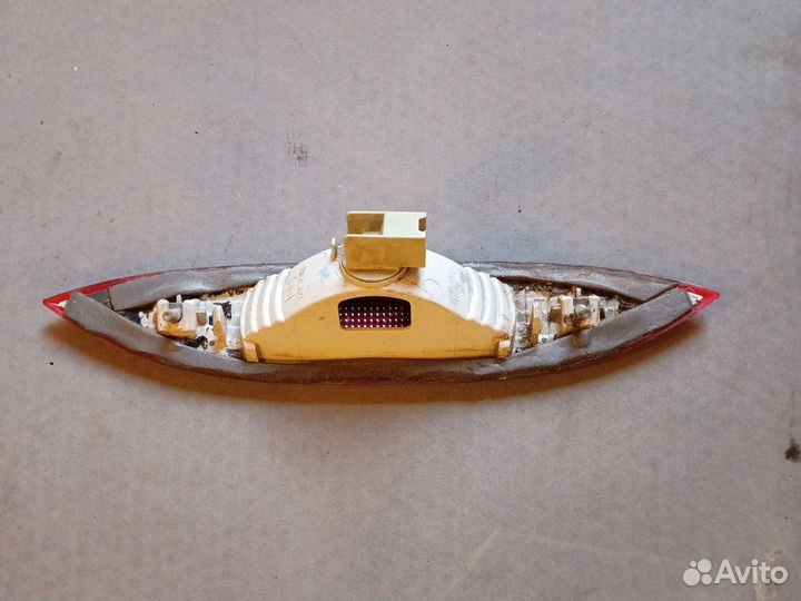 Стоп-сигнал задний дополнительный Nissan Note E11