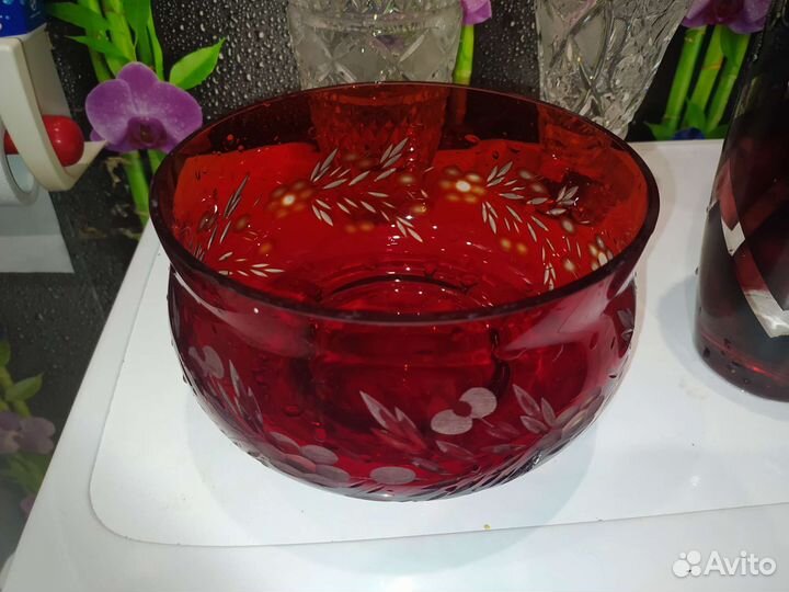 Конфетница из цветного стекла