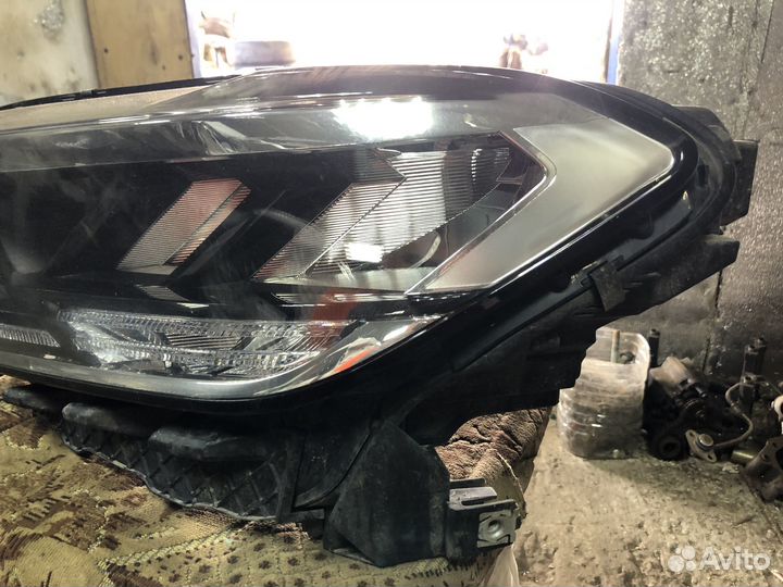 Передняя левая фара Volkswagen Polo 6