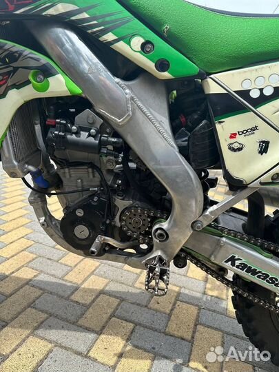 Двигатель на кроссовый мотоцикл kawasaki kx 250f