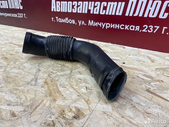 Патрубок воздушного фильтра Renault Duster