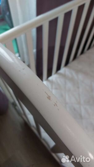 Детская кроватка с универсальным маятником