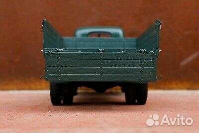 Остатки коллекции автомобилей в масштабе1:24