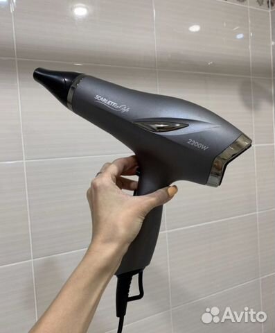 Фен Scarlett с ионизацией. Новый. 2200 Вт