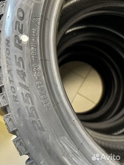 Pirelli Winter Ice Zero 2 255/45 R20 105H