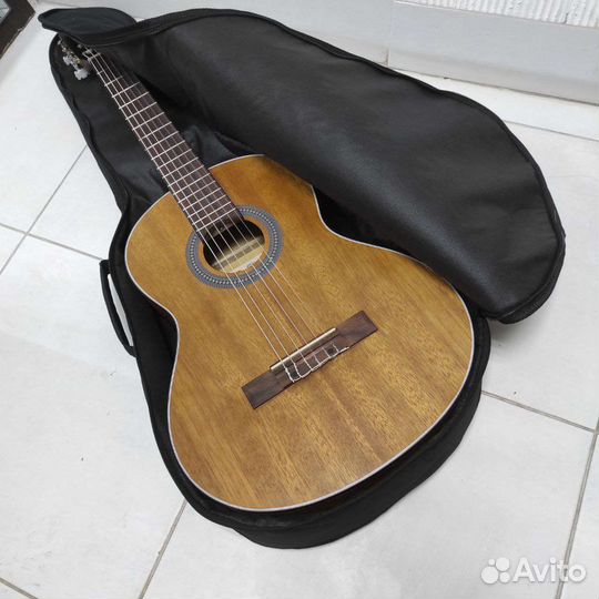 Чехол на классическую гитару новый утепленный
