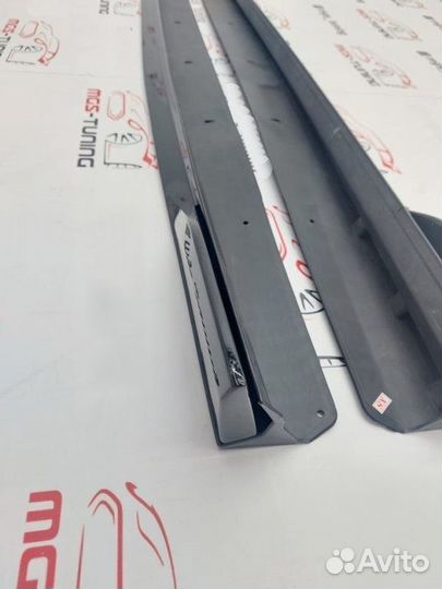 Лезвия порогов на BMW X6 G06 Черный глянец