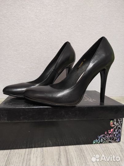 Туфли лодочки 38 39 новые