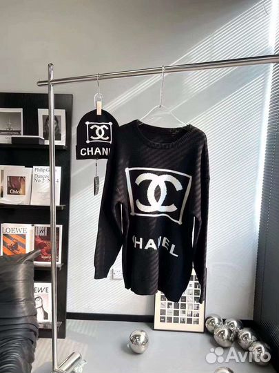 Комплект свитер и шапка в наличии