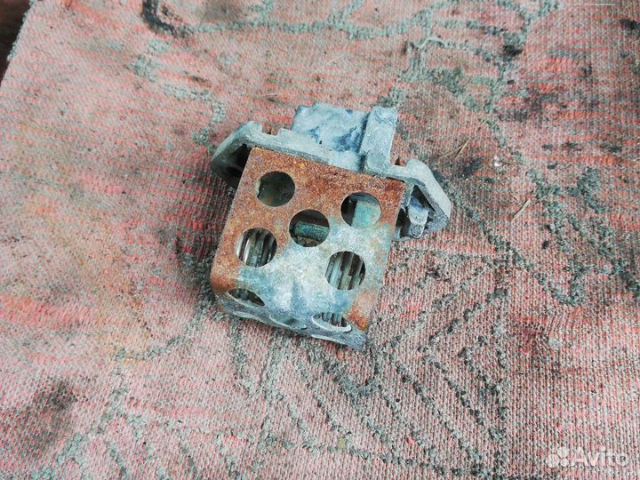 Резистор вентилятора радиатора Рено Меган 2