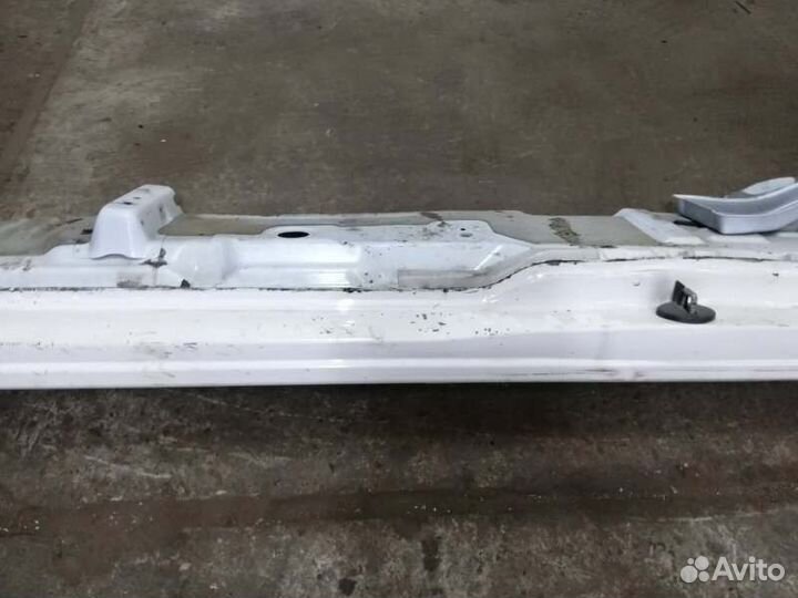 Порог левый Toyota Tundra UCK40 2UZ-FE 1999