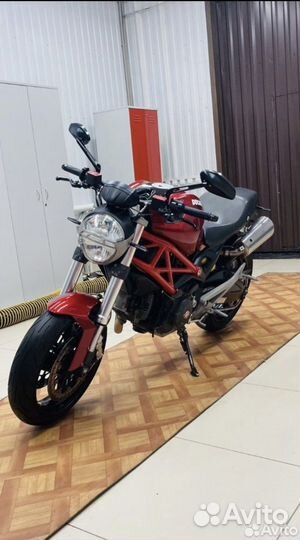 Ducati monster 696 2013