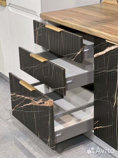 Кухня новая