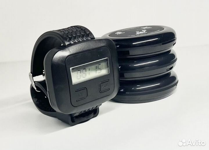 Часы и кнопки вызова официанта в ассортименте