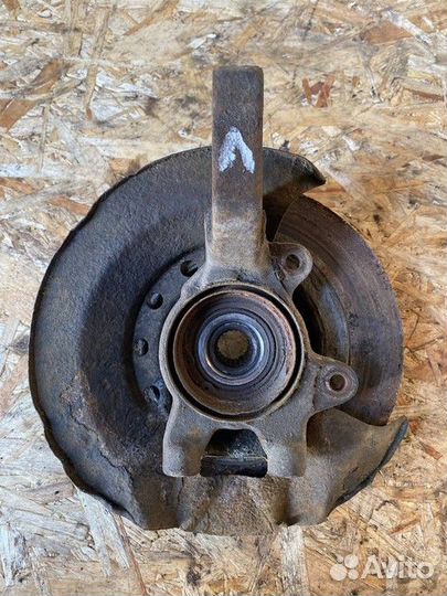 Кулак поворотный передний левый LADA Kalina