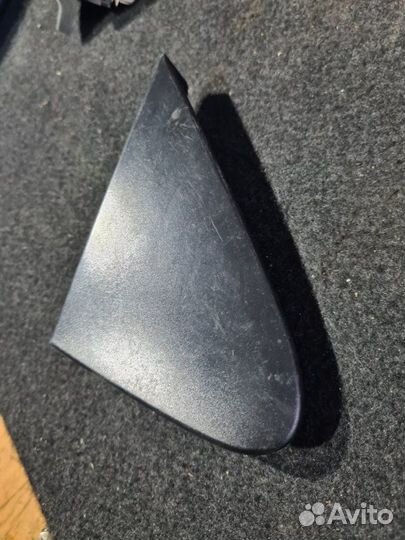 Накладка крыла правая Toyota Corolla E150 1.6