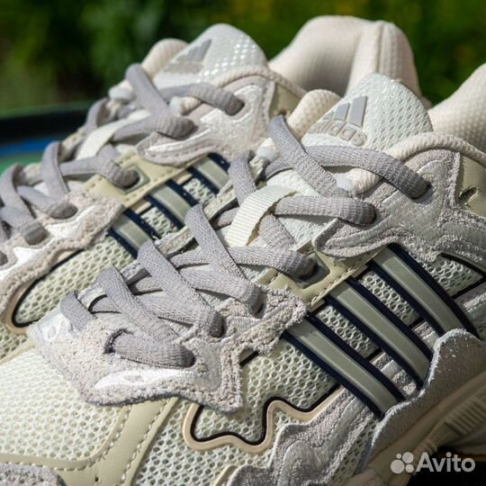 Кроссовки женские adidas