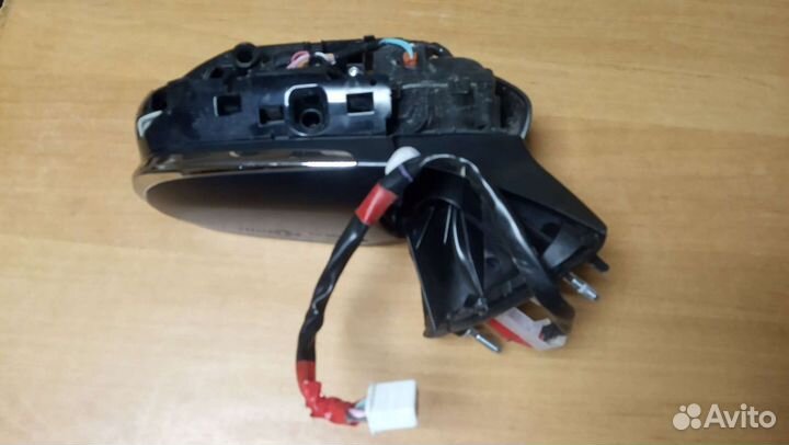 Зеркало правое Toyota Camry 70