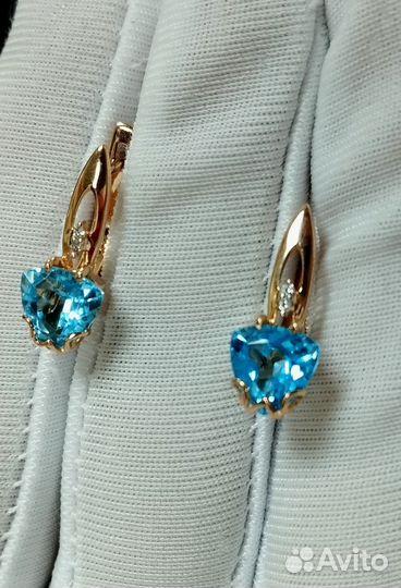 Золотые серьги с камнем
