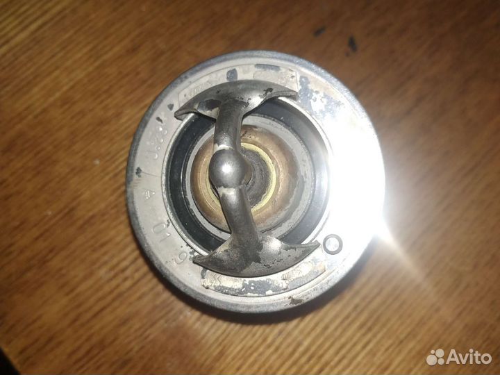 Термостат 1ZZ FE toyota corolla altis isis wish