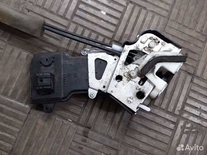 Замок задний правый Faw besturn B50