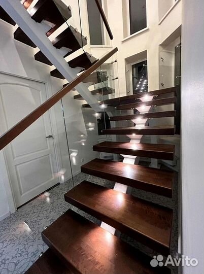 Лестница на металлокаркасе