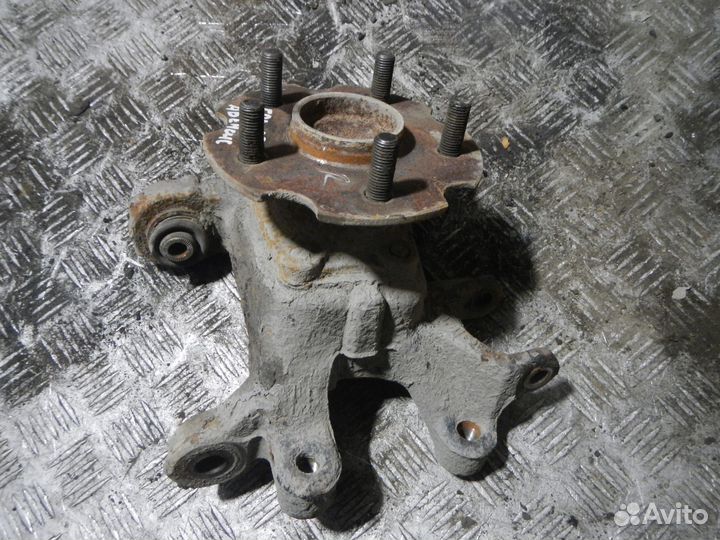 Б/У Б/У Кулак поворотный задний правый, Toyota