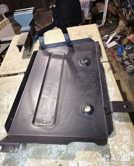 Защита топливного бака+комплект крепежа SkodаKaroq